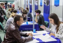 Свыше 24 тысяч жителей Алтайского края нашли работу с помощью службы занятости