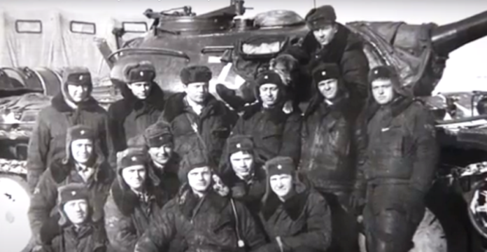 Бойцы танкового батальона 141 мотострелкового полка Топчиха 1973 год.