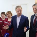 Виктор Томенко пообещал работникам скорой помощи отремонтировать крышу подстанции в Барнауле