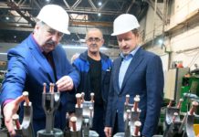 Губернатор Алтайского края посетил уникальный завод, изготавливающий двигатели для военной техники