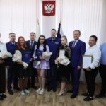 Дети-сироты в Бийске получили ключи от квартир и жилищные сертификаты на приобретение жилья
