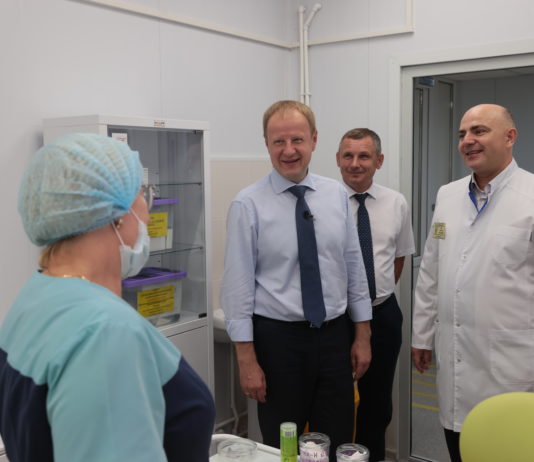 Губернатор Томенко заявил, что лично проконтролирует ход ремонта школы в селе Ракиты