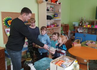 Коллектив Межмуниципального Алейского отдела Управления Росреестра по Алтайскому краю оказал помощь женщинам с детьми, которые попали в трудное жизненное положение.