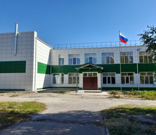 Стоит на берегу Алея старинное село