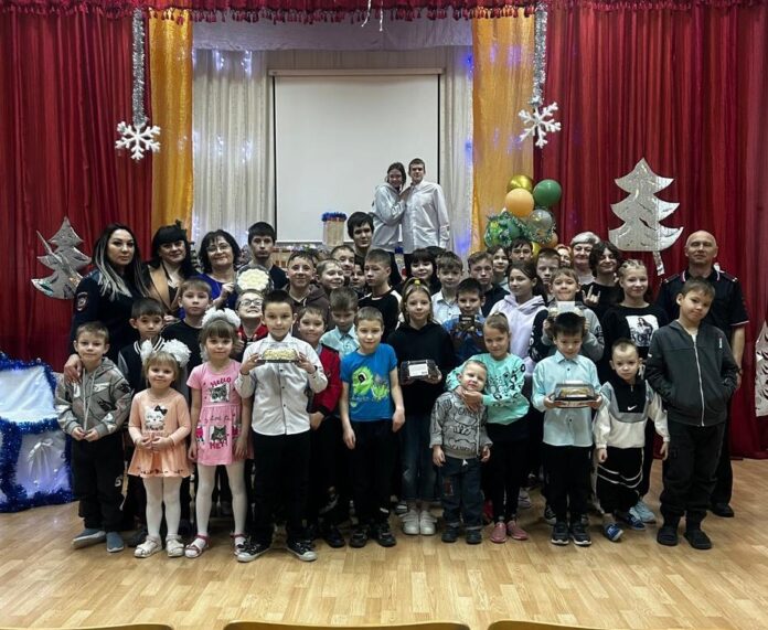 Полицейский Дед Мороз 2025