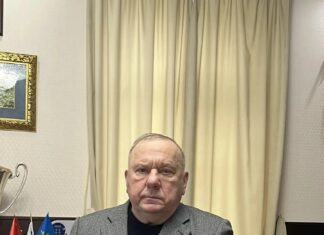 «Главное – забота о человеке». Генерал Шаманов поздравил жителей Алтайского края с Днем работников местного самоуправления